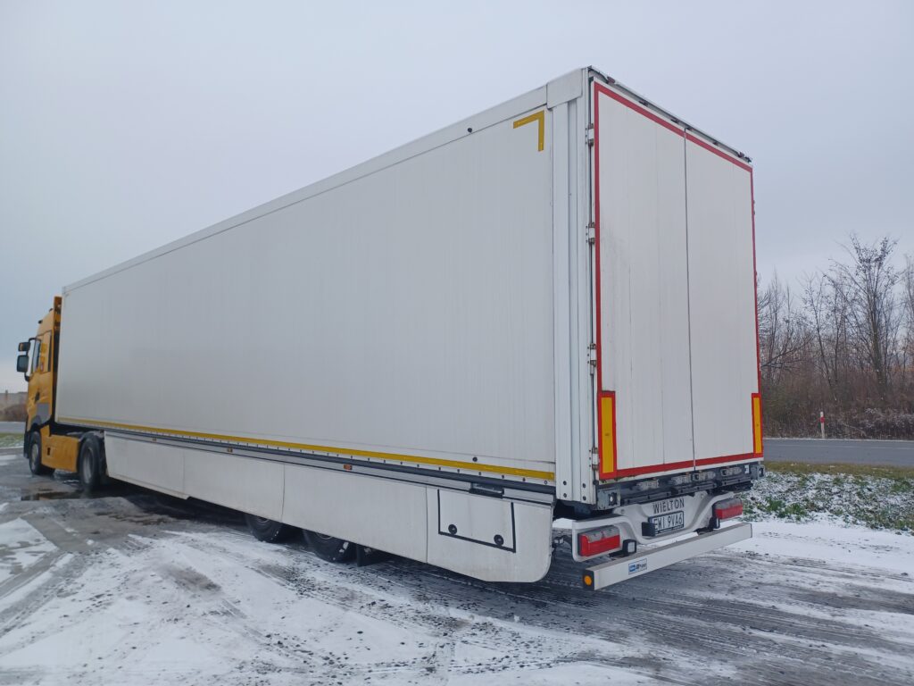 Wielton Furgon Standard