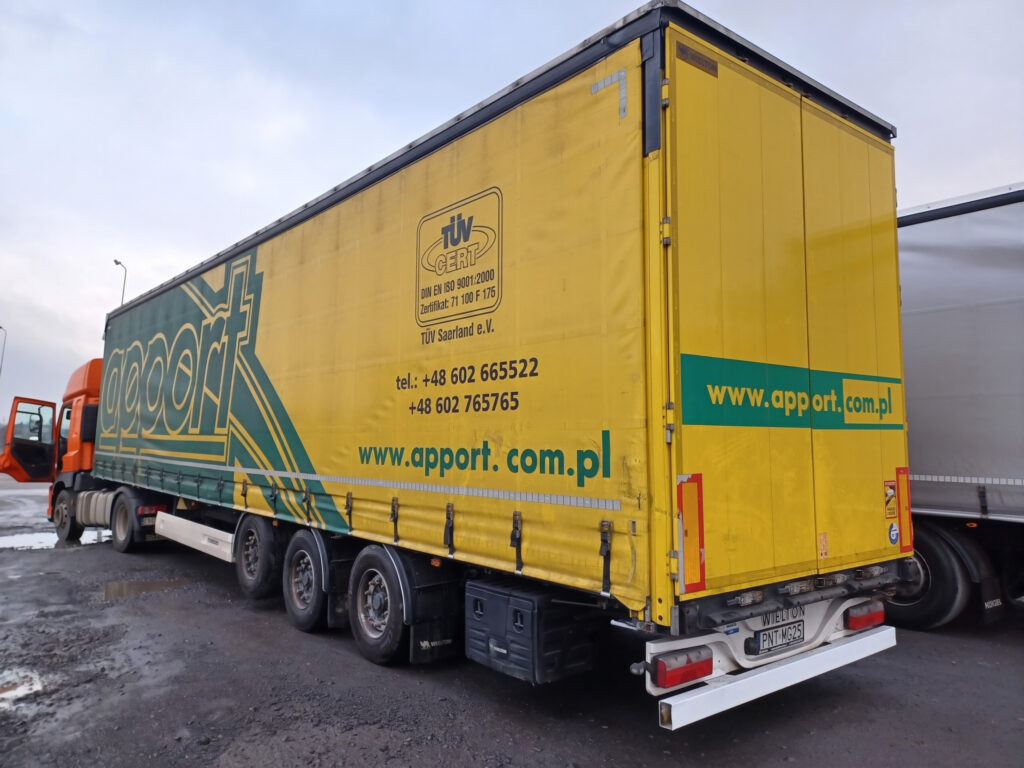 Kurtyna Mega M4