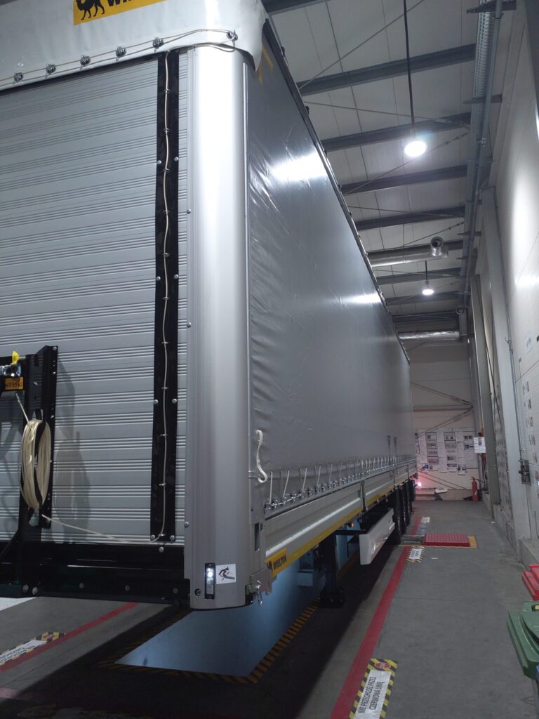 Wielton Naczepa kurtyna Mega (celna)