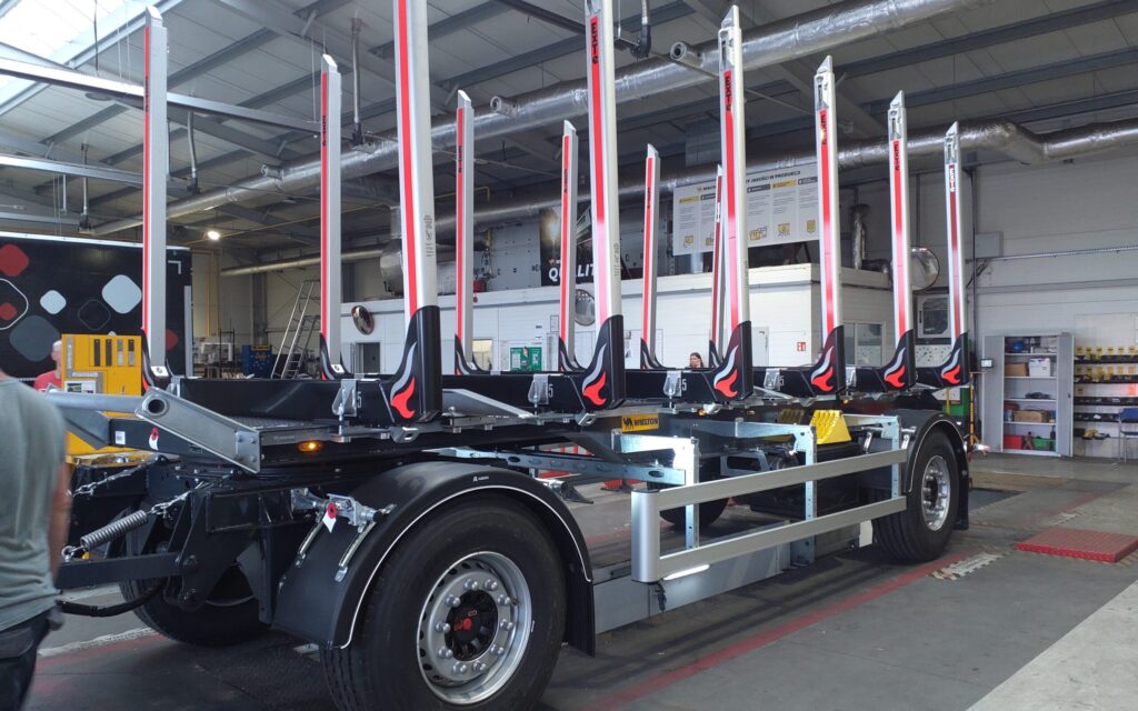 Wielton Przyczepa do drewna (obrotnica)